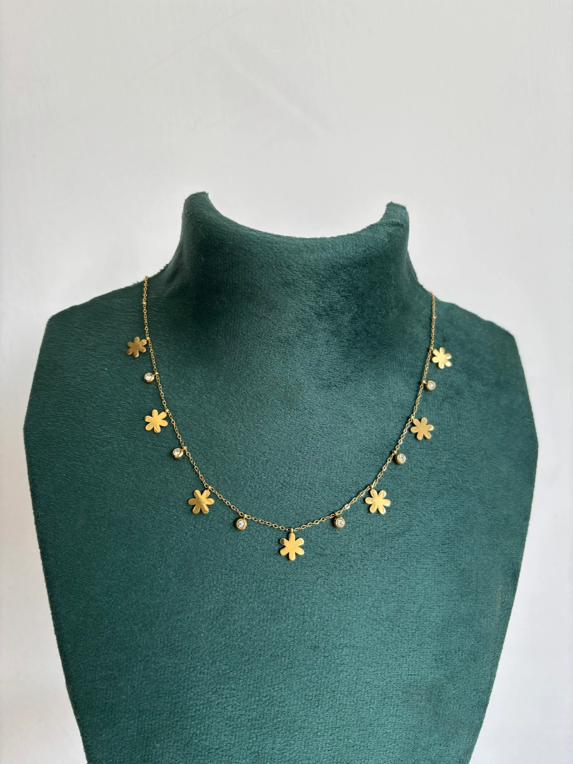 Stainless steel Beautiful Flower design Necklace 🌸1064 - Image 2