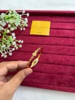 Stainless steel Beautiful Golden open bangle ✨1169