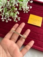 Beautiful White stone design open bangle♥️1278