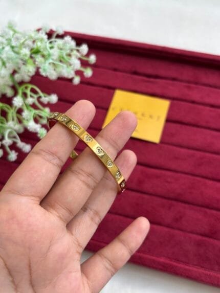 Beautiful heart design open bangle♥️1331
