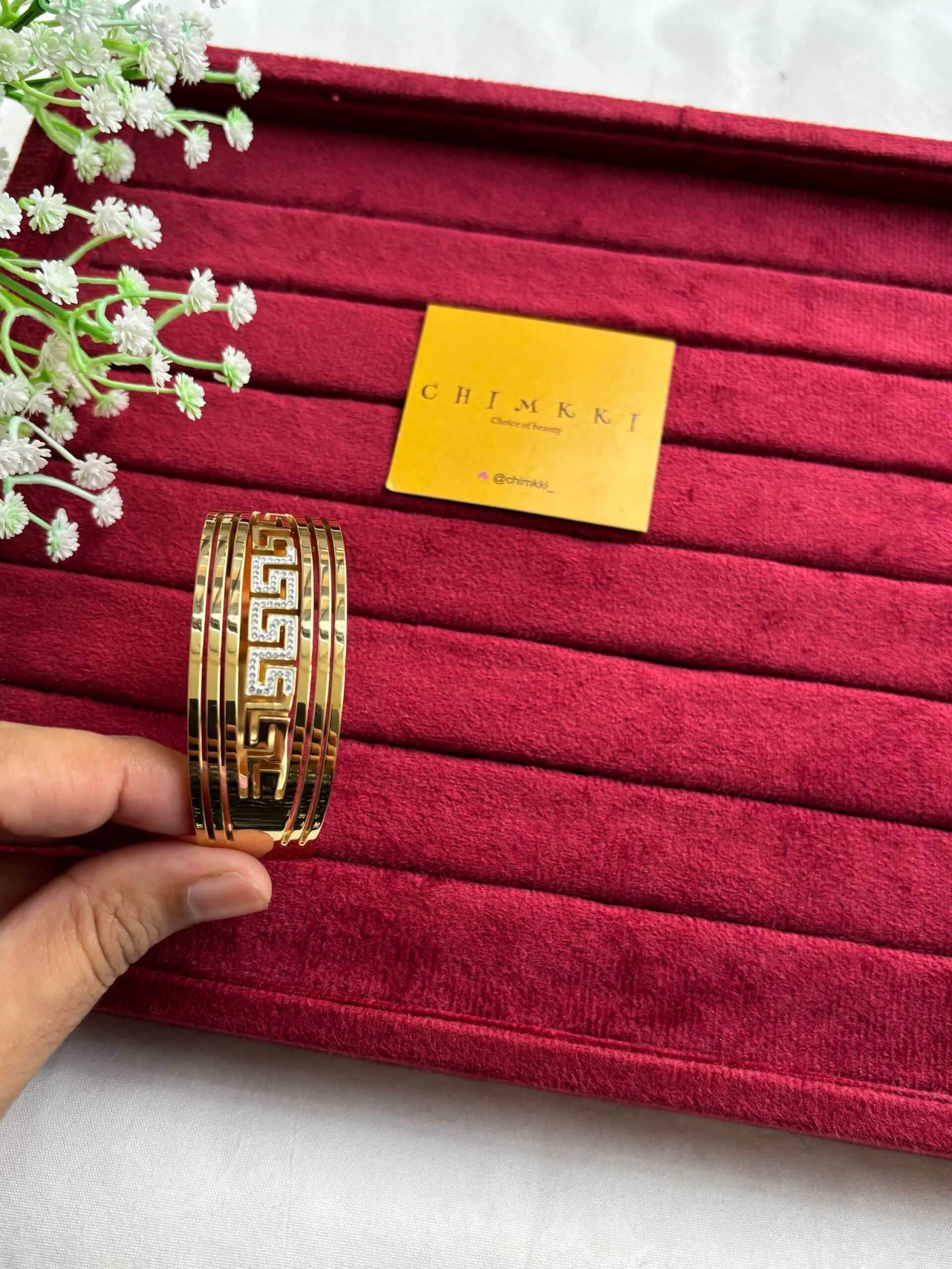 Beautiful broad design Golden open bangle🌟1324 - Image 3