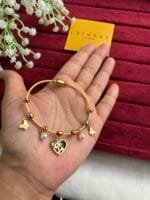 Stainless steel Beautiful heart design charms Golden open bangle♥️ 1322