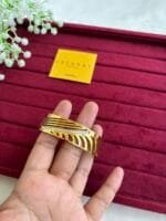 Beautiful broad design Golden open bangle♥️1341 - Image 2