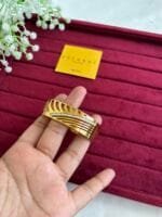 Beautiful broad design Golden open bangle♥️1341