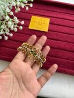 Stainless steel Beautiful leaf design golden open bangle✨♥️1395