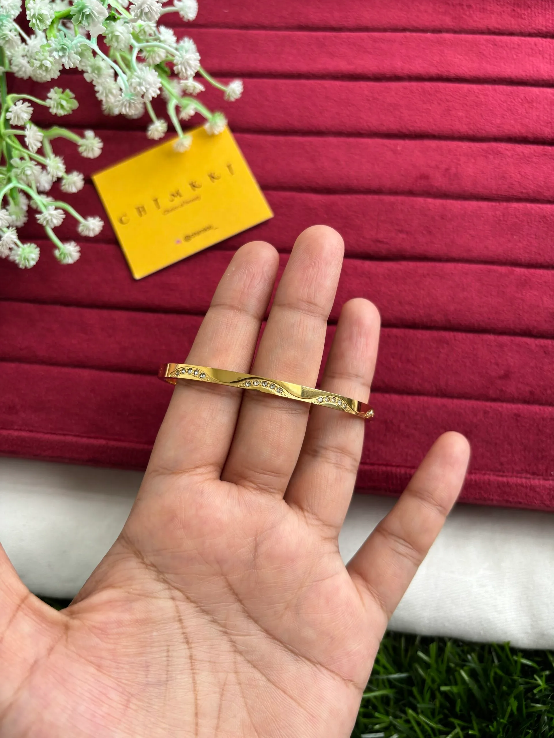 Beautiful design golden open bangle✨1472 - Image 5