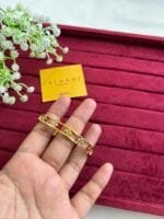 Stainless Beautiful design Golden open bangle♥️1328