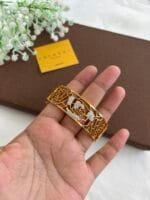 Stainless steel Beautiful Design Golden Flower design open bangle🌹1536 - Image 2