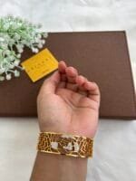 Stainless steel Beautiful Design Golden Flower design open bangle🌹1536 - Image 5