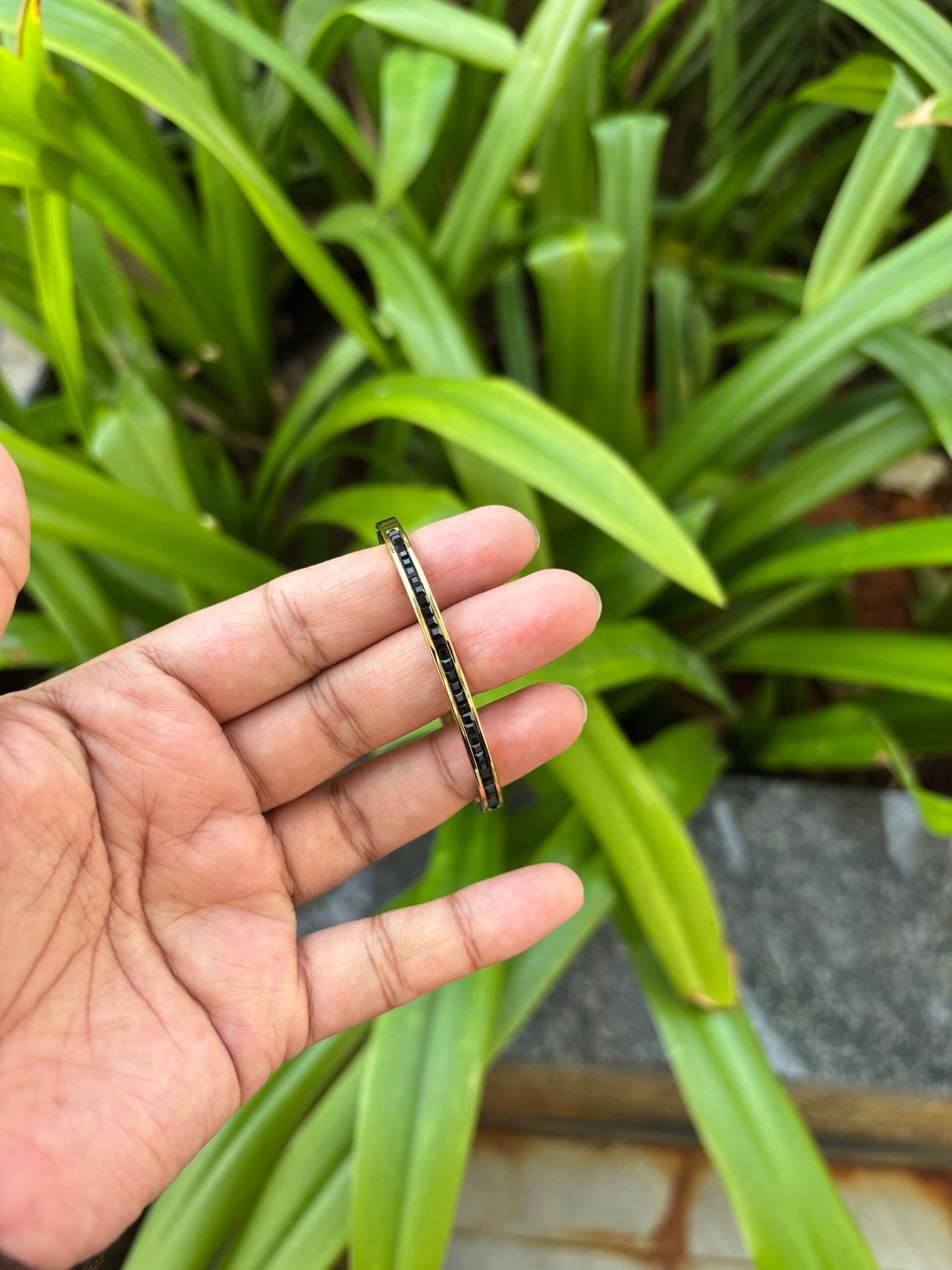 img_5443 Beautiful black stone Golden open bangle ✨Diameter 5,5.5cm suits 2,2.2 bangle size - Image 1
