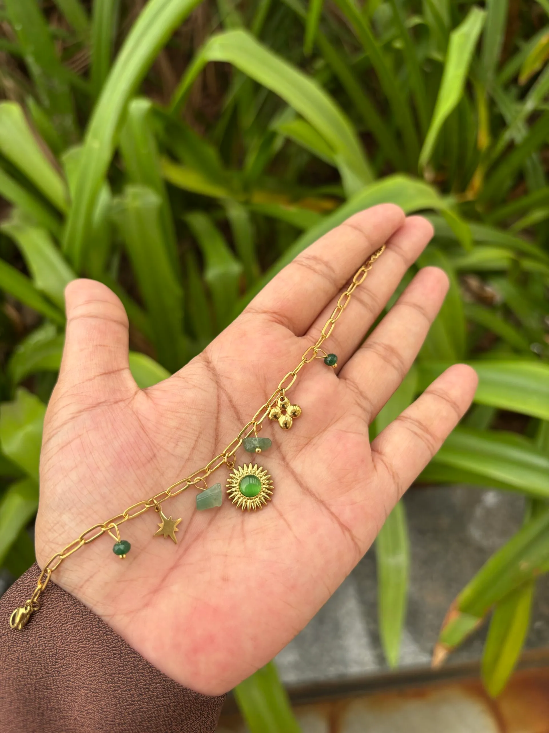 Beautiful Green Charm Bracelet 🌸 1877 - Image 1