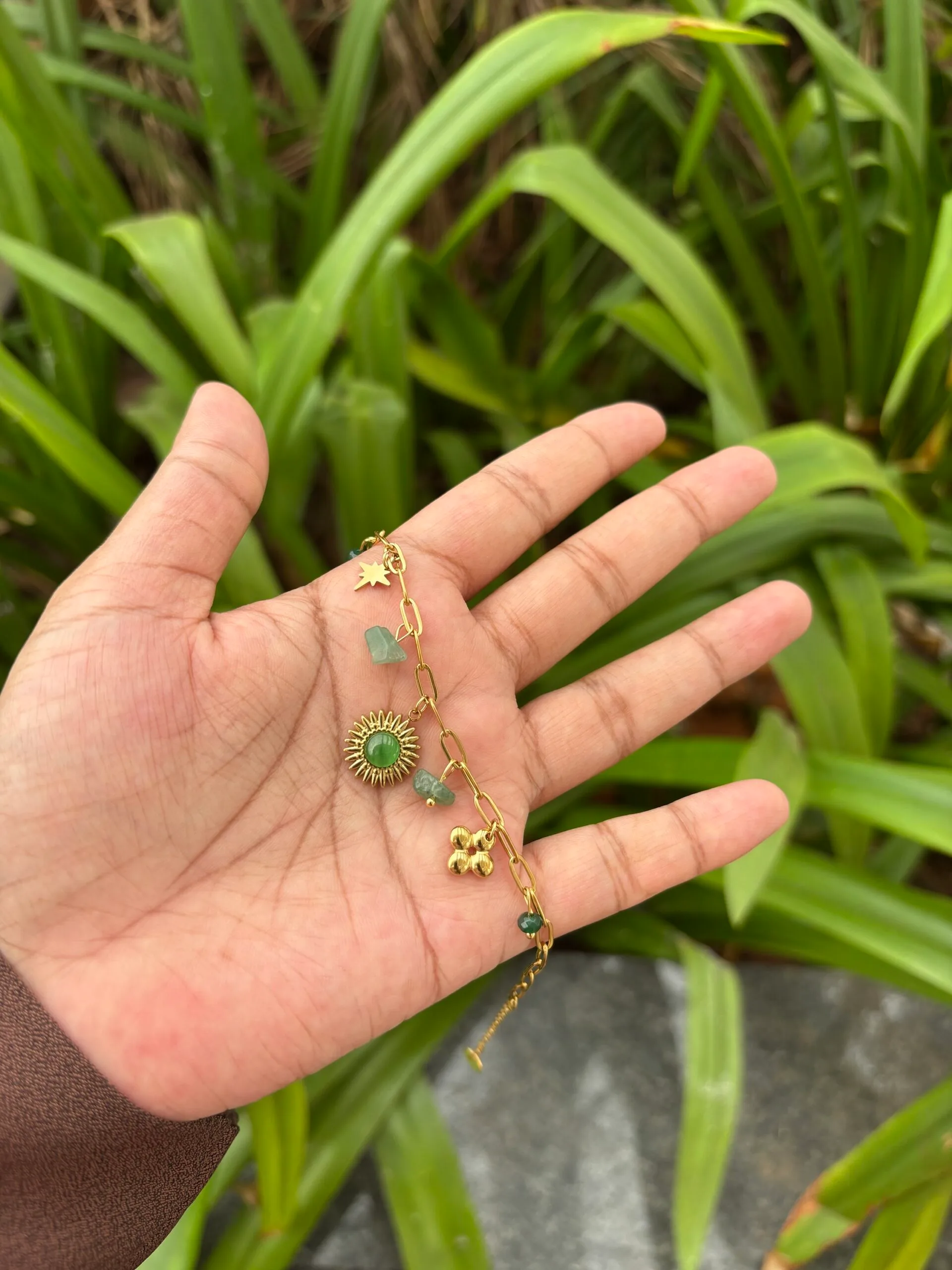 Beautiful Green Charm Bracelet 🌸 1877 - Image 2