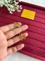 Beautiful leaf design Golden Open bangle😍1934