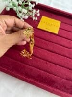 Beautiful leaf design Golden Open bangle😍1934 - Image 3