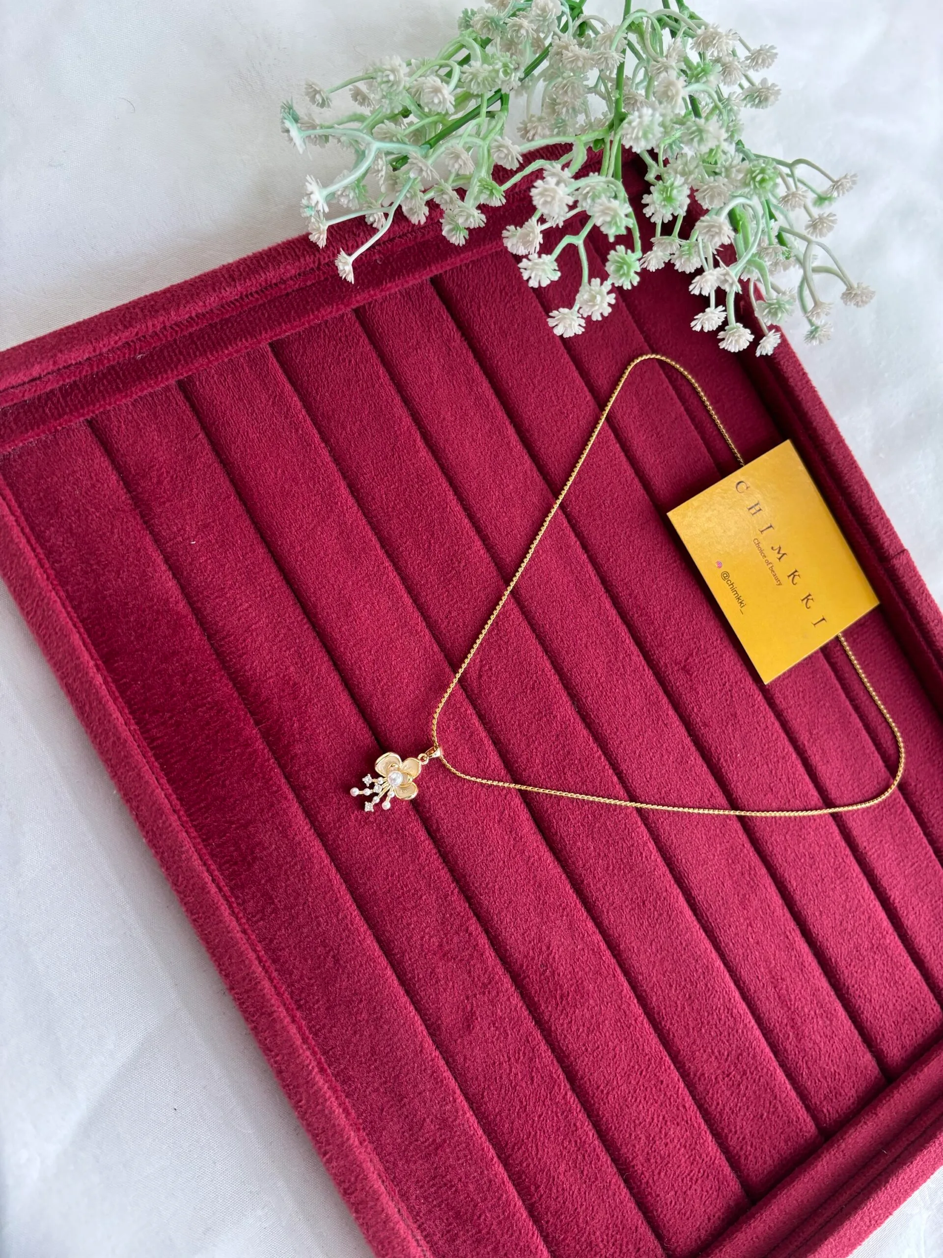 Beautiful flower design Golden Necklace ✨ - Image 3